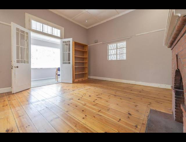 5 BEDROOM HOUSE FOR SALE IN KINGSWOOD